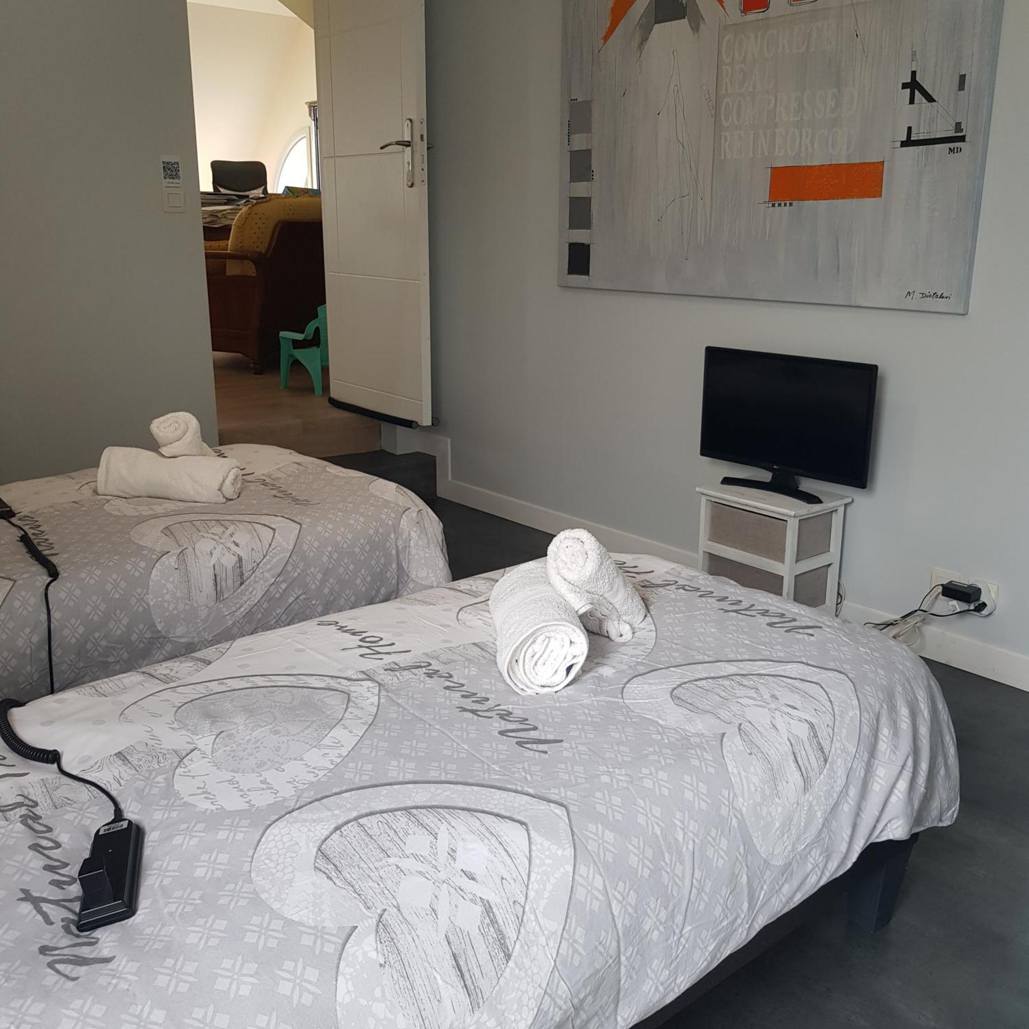 Grande Chambre Entre Caen Et La Mer Chambre Terrasse Jardin Et Piscine Mathieu Eksteriør billede